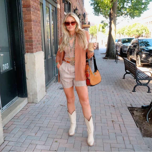 Meet your Posher, Blaze - Picture 2 of 3